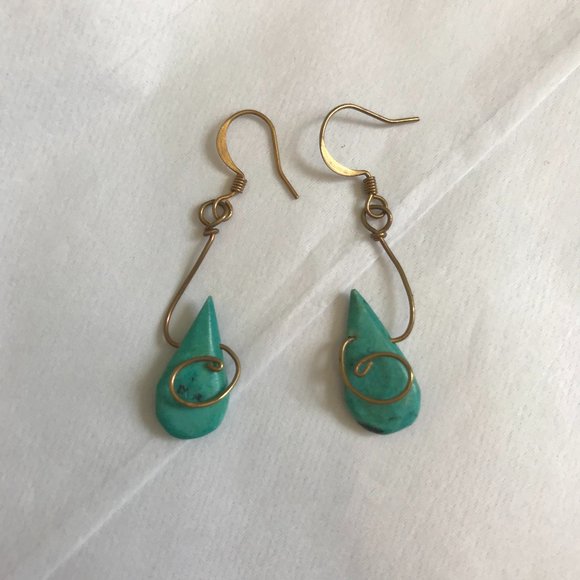 3/$15 Handmade Vintage Gold and Blue Earrrings - Picture 1 of 4